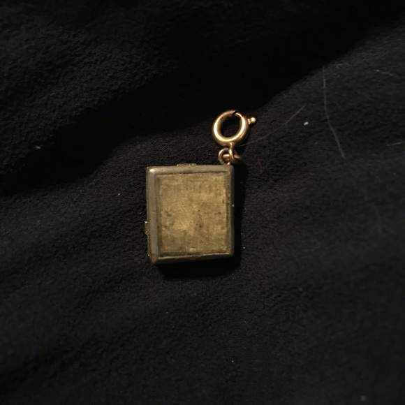 Vintage Charm - Picture 2 of 4